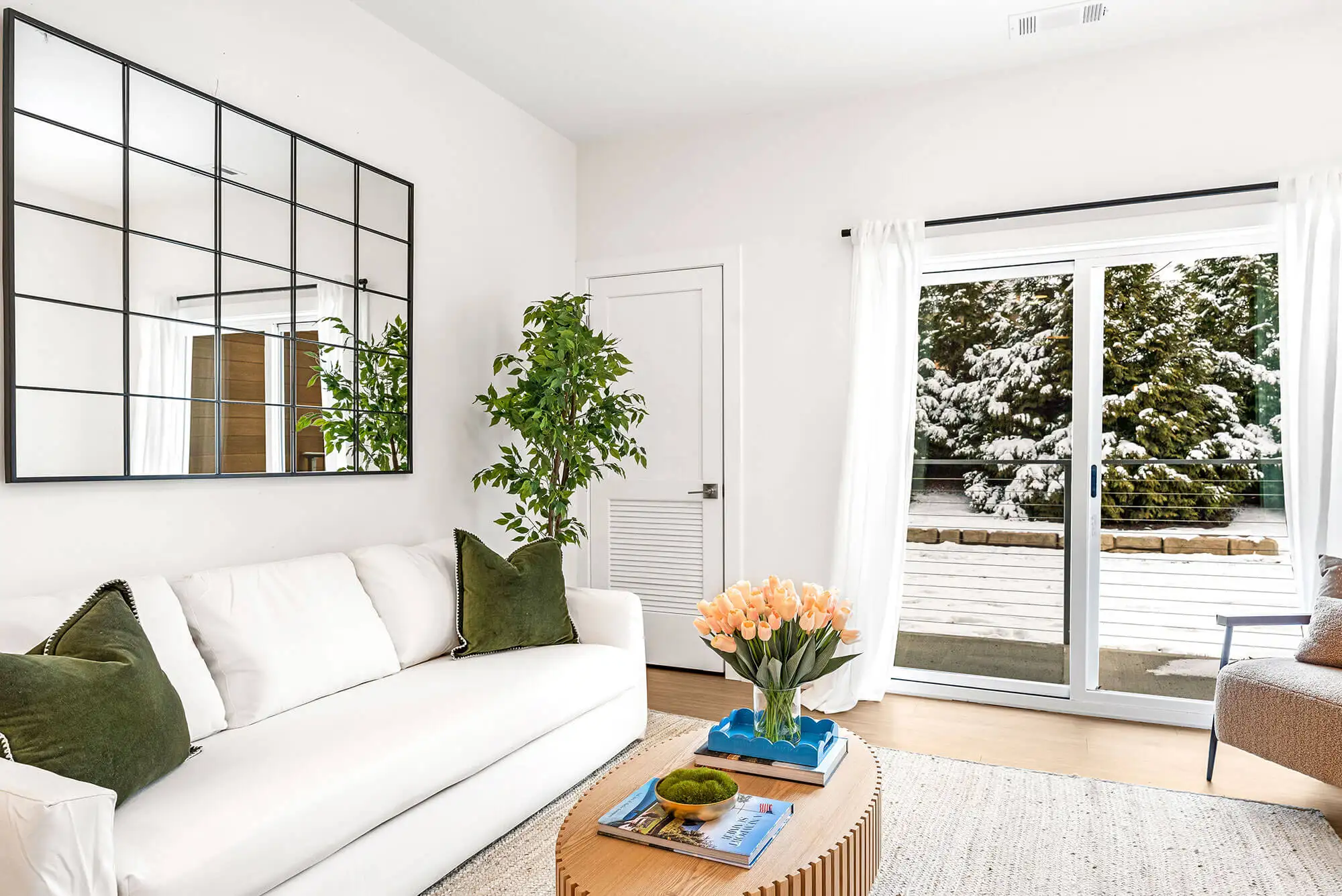 The One Ten, Living Room